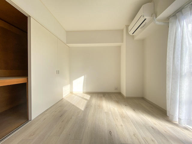 商店街をぶらりと 404の内観