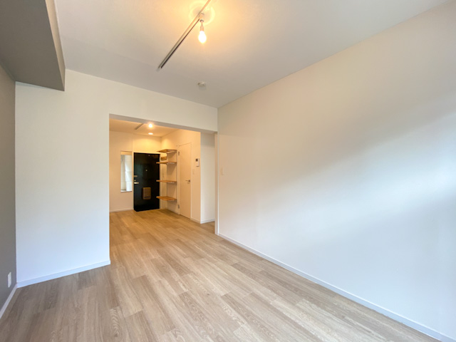 清く柔く 103の内観