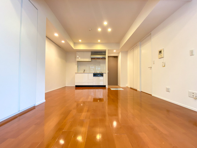 都会の静寂 405の内観