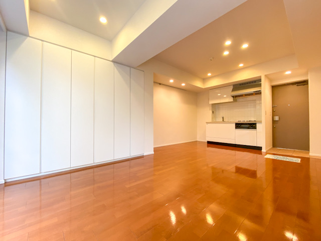 都会の静寂 405の外観