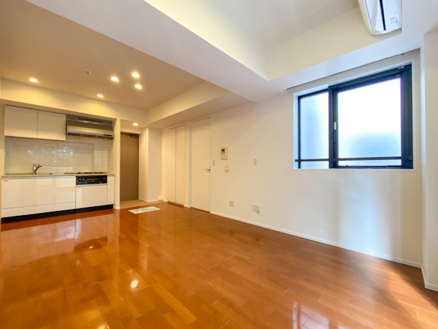 都会の静寂 405の内観