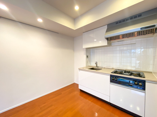 都会の静寂 405の内観