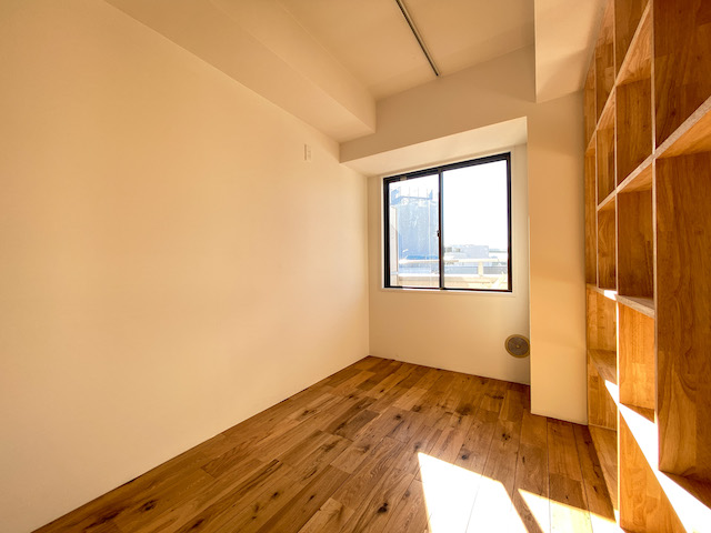 Book and me 403の内観