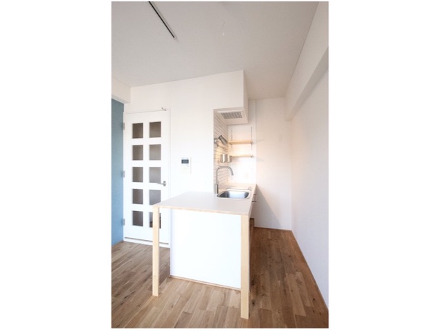 コンパクトにオシャレに暮らす カウンターキッチンver 702の内観