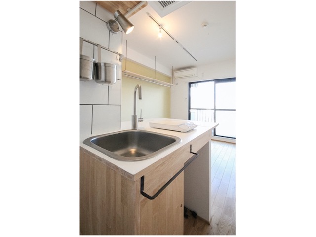 コンパクトにオシャレに暮らす カウンターキッチンver 703の内観