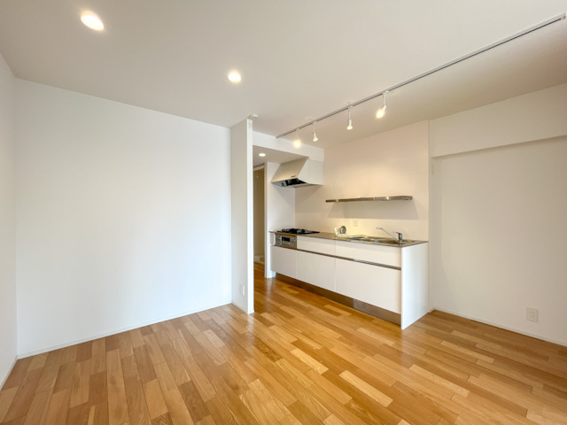 見晴らしの良いリノベ部屋 705の内観