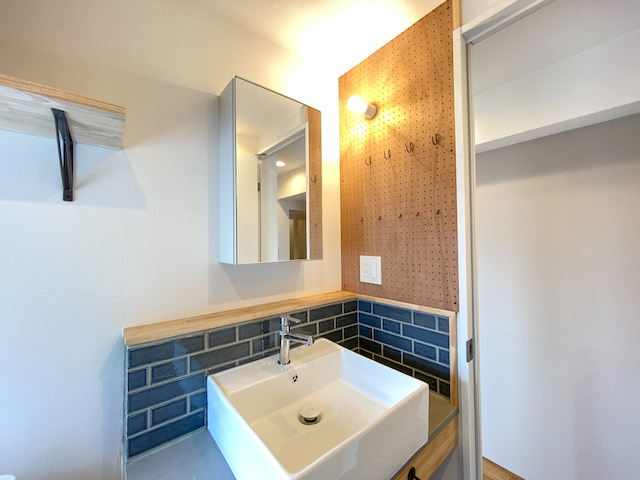 Customize 402の内観