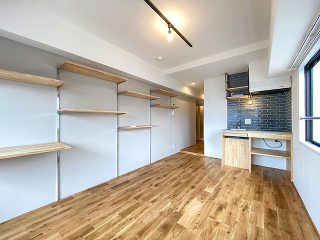 Customize 402の内観