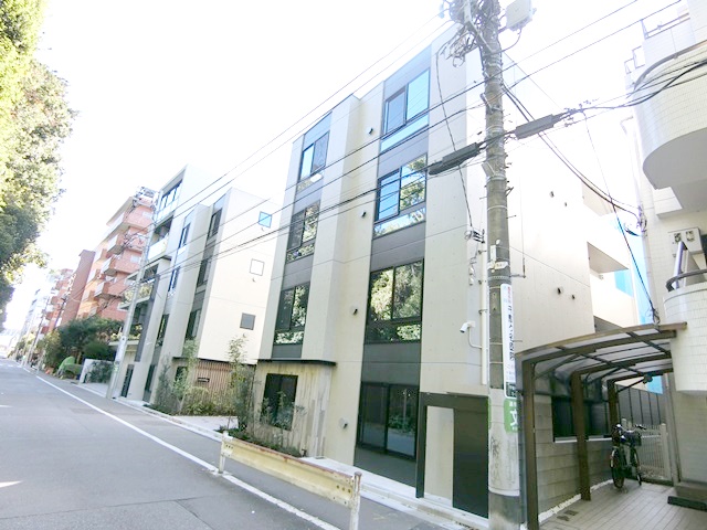 コンクリと緑 303の外観