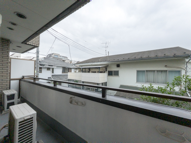 招き猫の街で。 202の内観