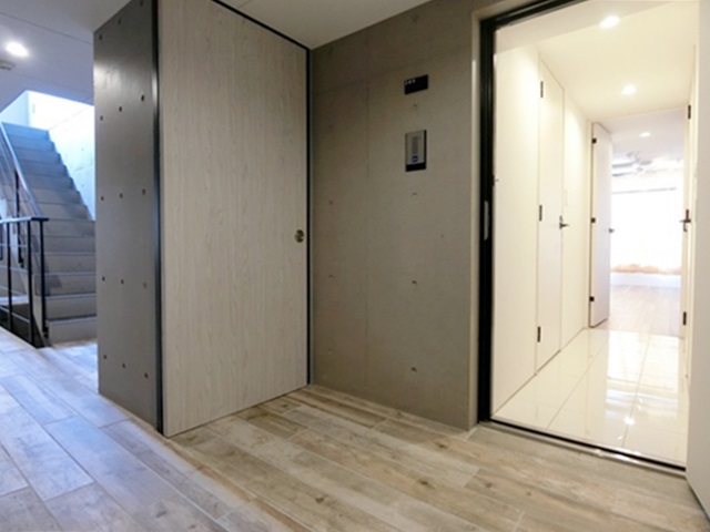 碑文谷の築浅に住まう 205の内観