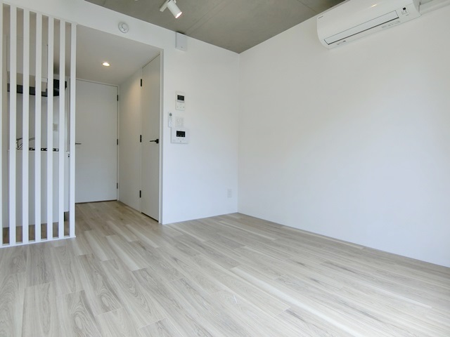 碑文谷の築浅に住まう 205の内観