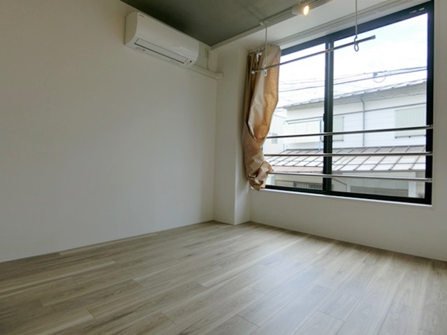 碑文谷の築浅に住まう 205の内観