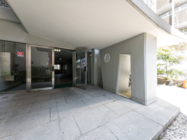 中目の圧巻マンション 302の内観