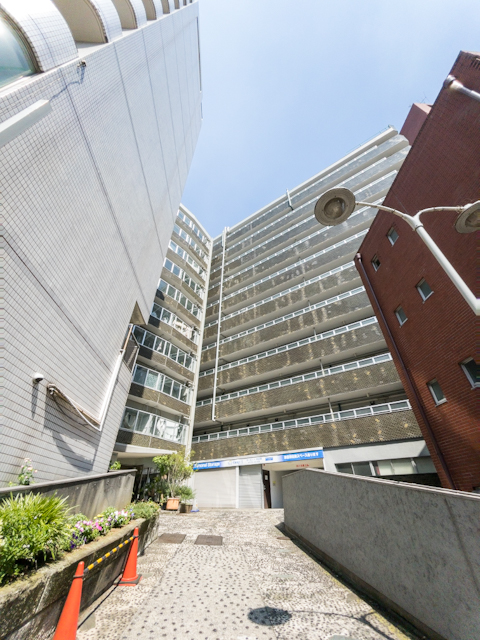中目の圧巻マンション 302の内観