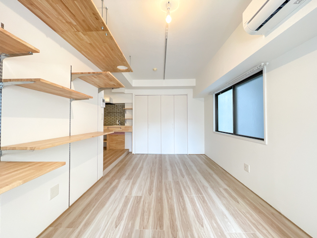 ONとOFF 301の内観