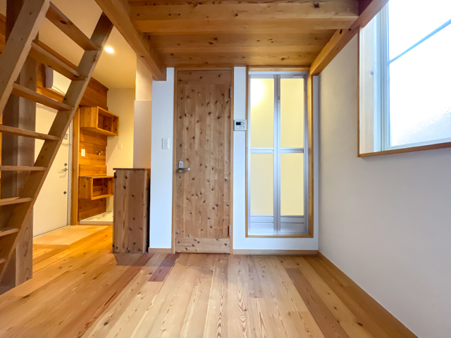 夢のminiログハウス 202の内観