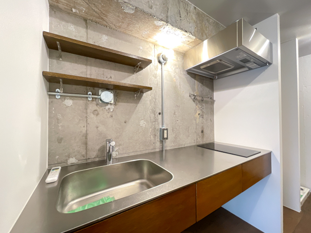 御苑でレトロモダンを 605の外観