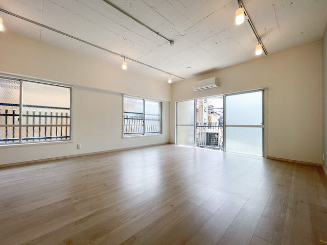 のんびり郊外暮らし 201の内観