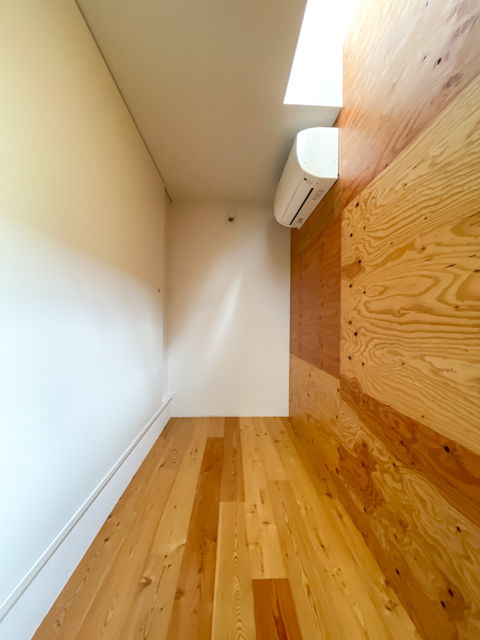 賛辞としての“クセ強” G2の内観