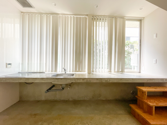 賛辞としての“クセ強” G2の内観