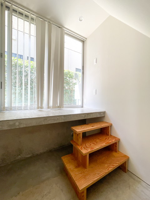 賛辞としての“クセ強” G2の内観