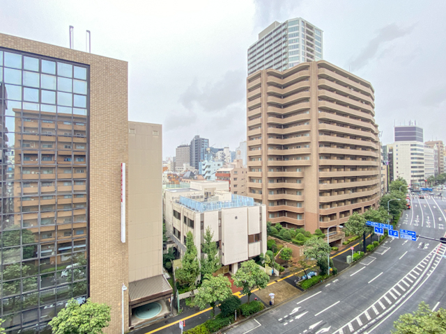 新宿御苑の秘密基地 604の内観
