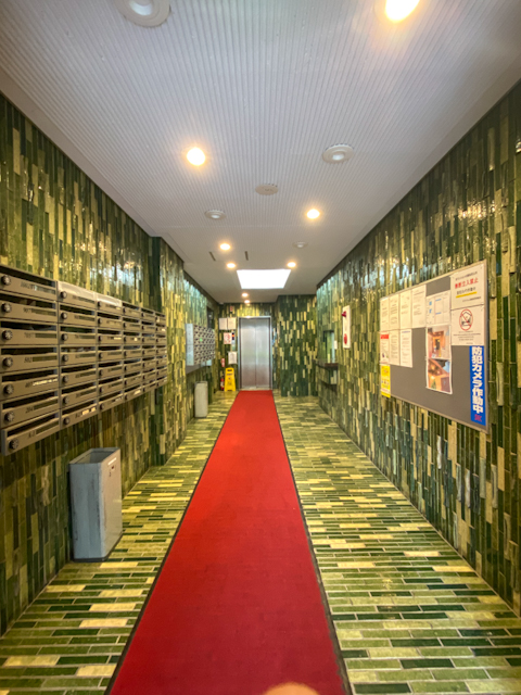新宿御苑の秘密基地 604の内観
