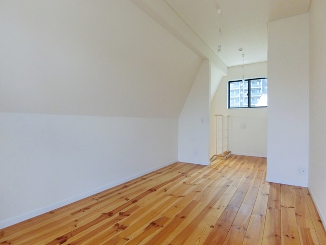 やっぱり無垢床はいい◎ 2-Aの内観