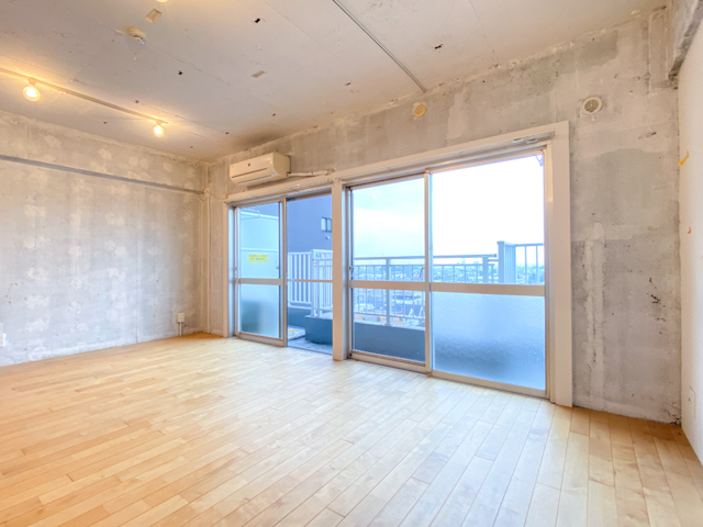隠れマンション無垢暮らし 902の内観