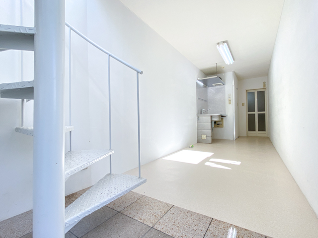 サザエさんと乾杯 02の内観