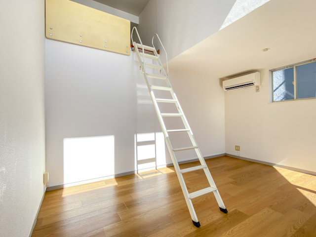 サザエさんと乾杯 02の内観