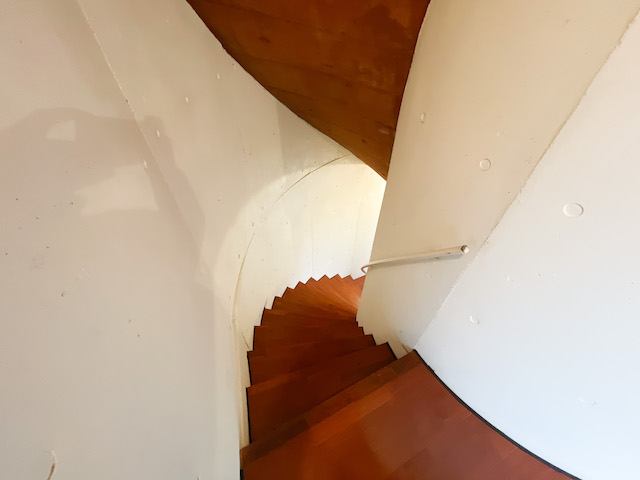 曲がって登って 202の外観