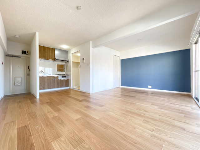 レイニーブルー 611の内観