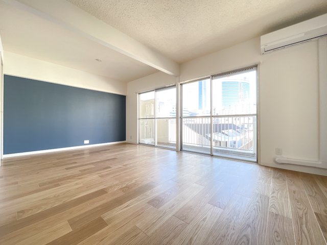 レイニーブルー 611の内観