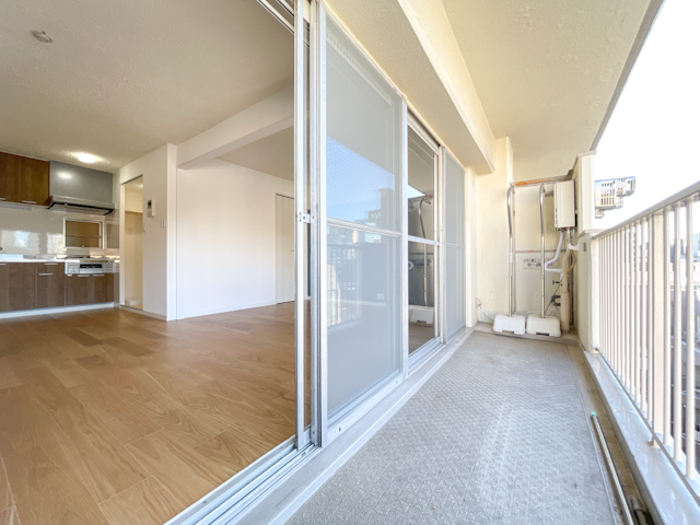 レイニーブルー 611の内観