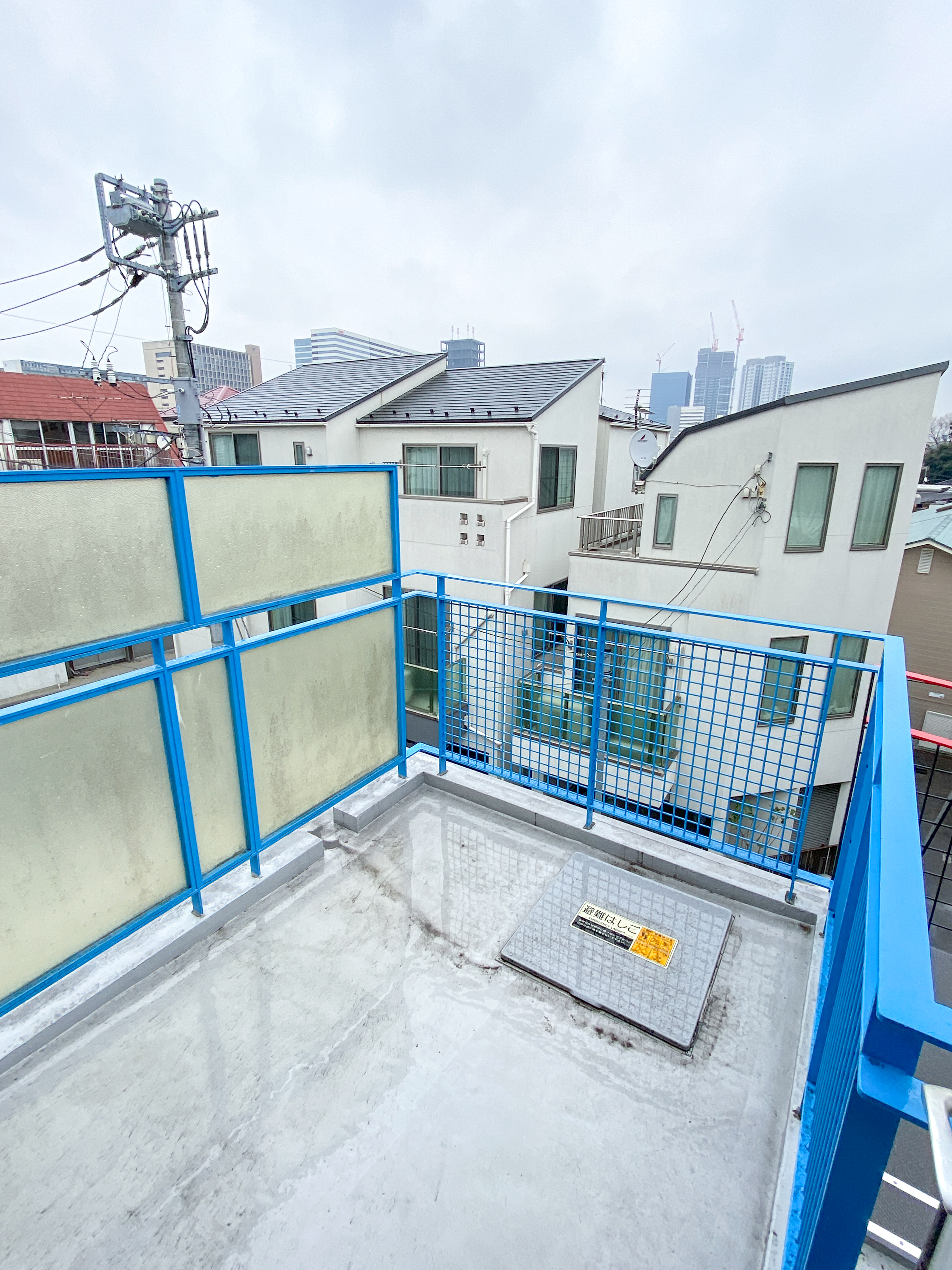 空を見上げて 301の外観