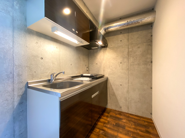 十字形のデザイナーズルーム 702の内観