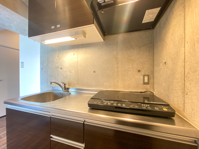 十字形のデザイナーズルーム 702の内観