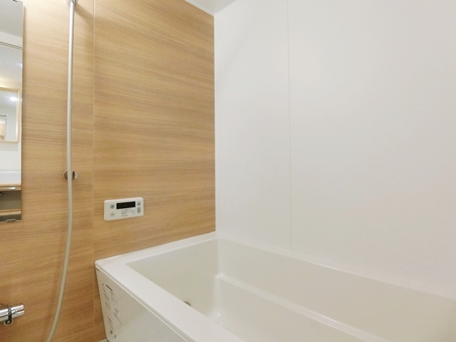 全てを見通して 303の内観