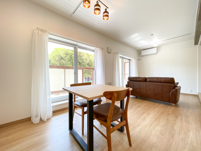 粋なリノベ【トランクルーム付き】 101の内観