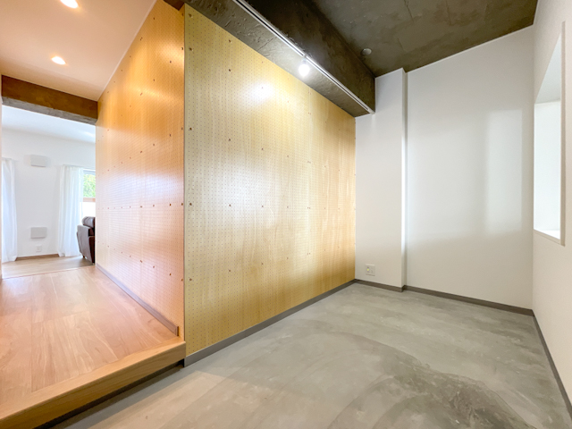 粋なリノベ【トランクルーム付き】 101の内観