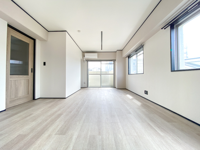 アウトドア派へ捧ぐ 306の内観