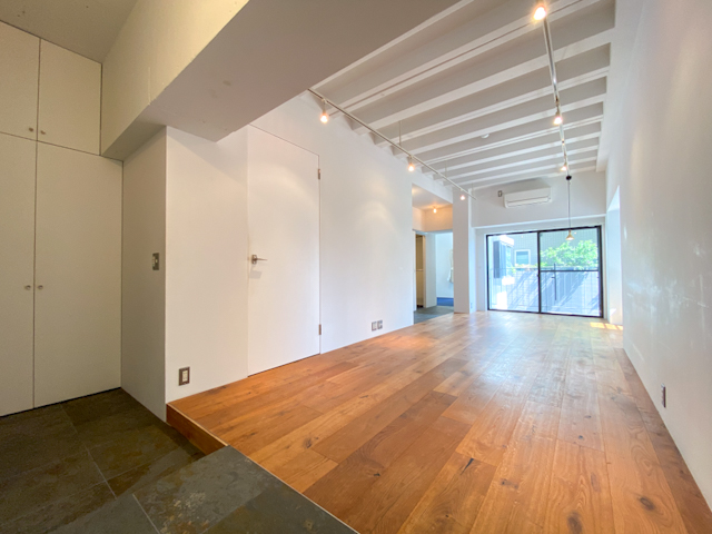 ハイセンス・スミカ 206の内観