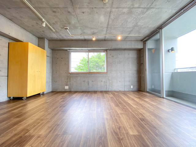 四角のキャンバス 304の外観