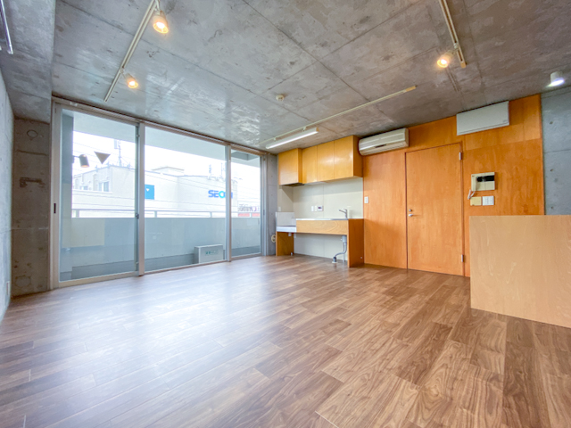 四角のキャンバス 304の内観