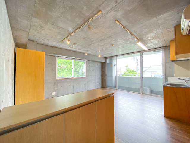 四角のキャンバス 304の内観