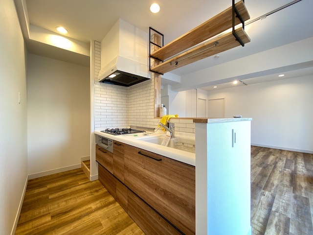 優しく見守る部屋と町。 804の内観