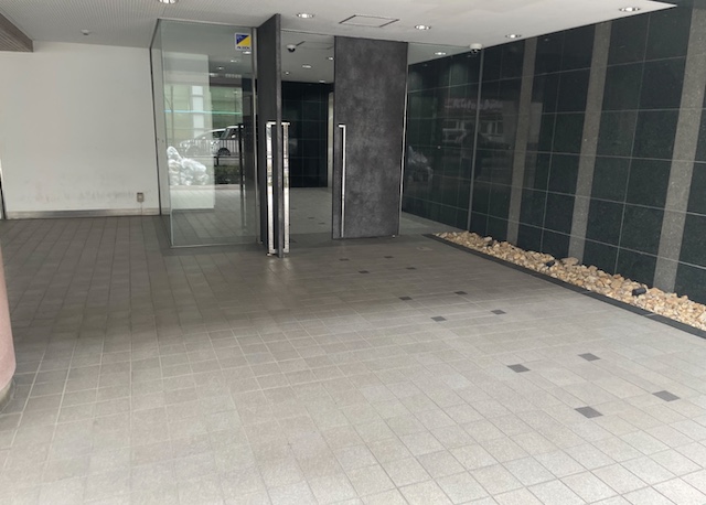 優しく見守る部屋と町。 804の内観