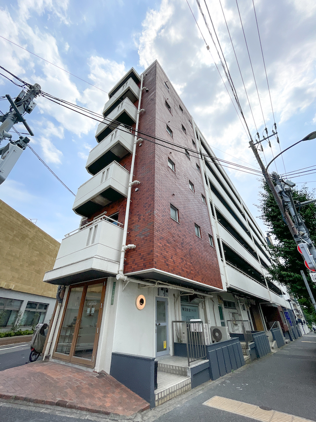 変身系1LDK 201の内観